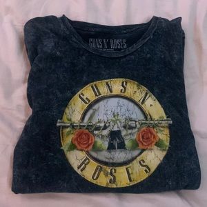Guns N’ Roses thrifted t-shirt